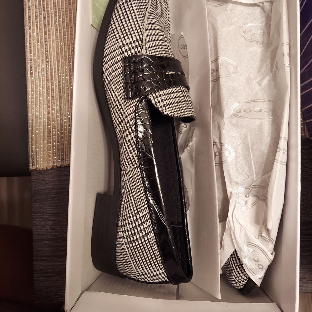 Women's shoes